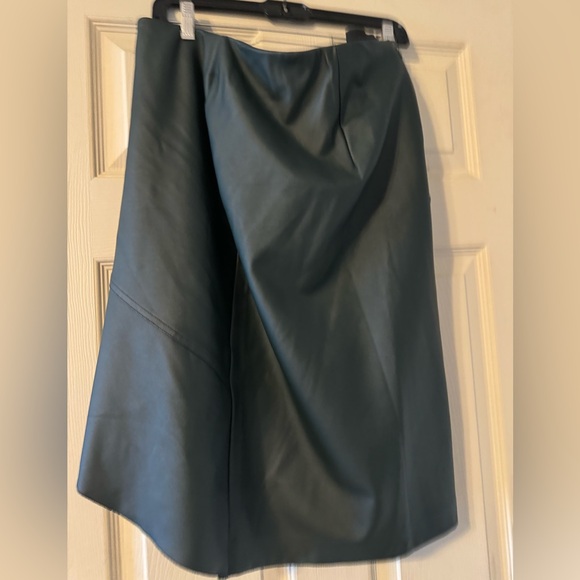 Fun Faux Leather dark green perfect for office or going out. - Picture 3 of 3